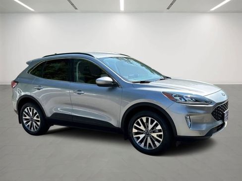 Used 2022 Ford Escape Titanium image 6