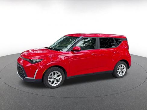Used 2025 Kia Soul LX w/ LX Technology Package FWD image 8