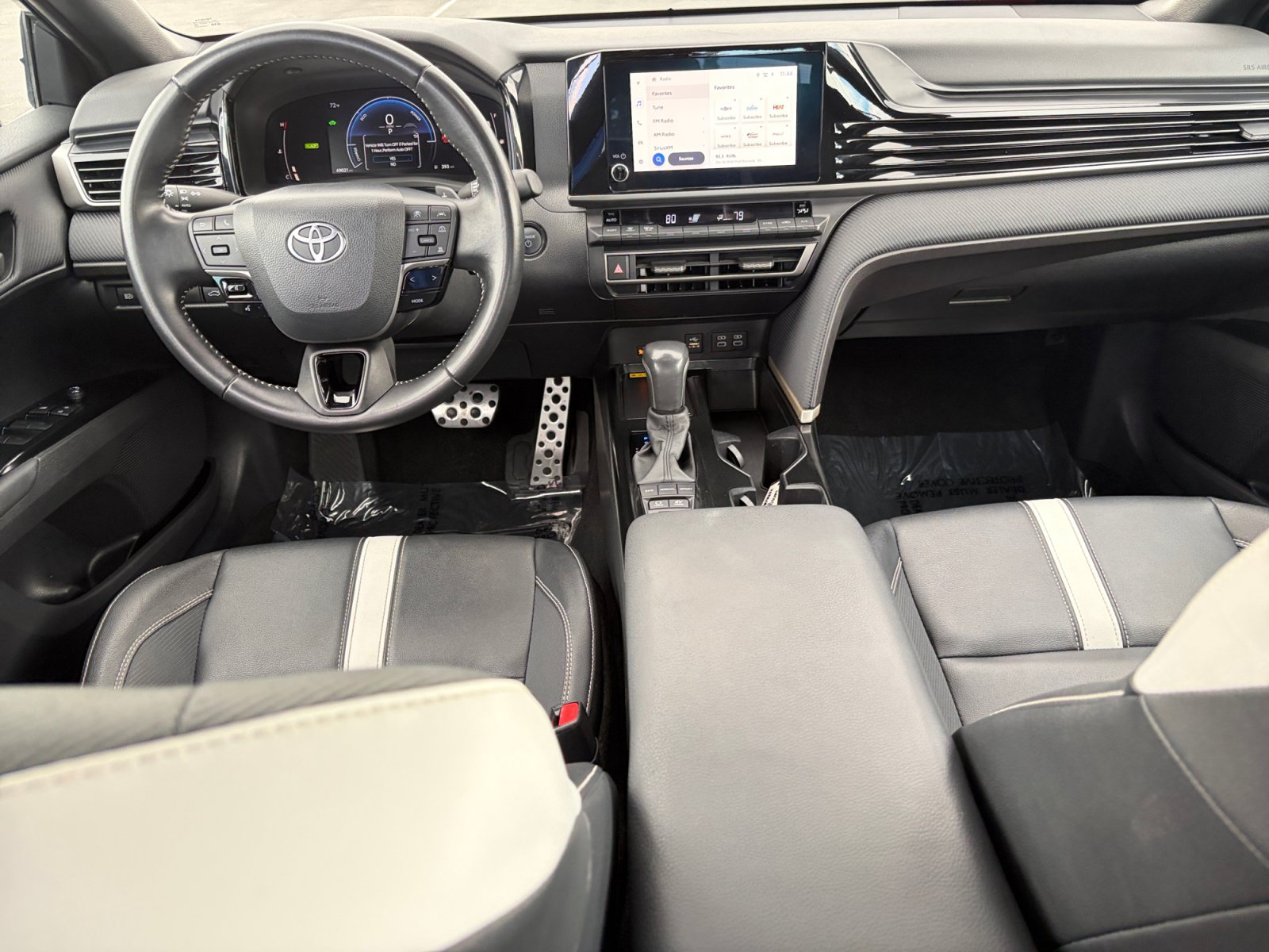 Used 2025 Toyota Camry SE FWD image 25