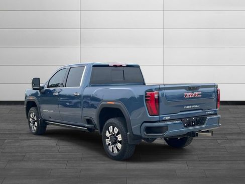 Used 2026 GMC Sierra 2500 Denali w/ Denali Reserve Package AWD/4WD image 3