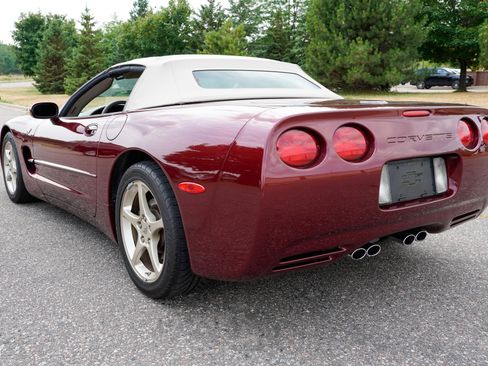 Used 2003 Chevrolet Corvette Convertible w/ Preferred Equipment Group1 RWD image 4