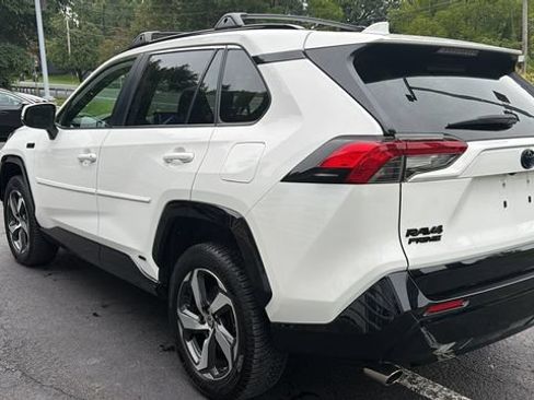 Used 2023 Toyota RAV4 SE w/ Weather & Moonroof Package AWD/4WD image 7