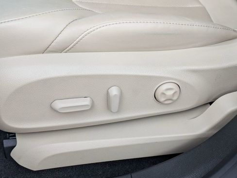 Used 2017 Buick Envision Essence image 16