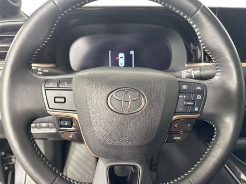 Used 2024 Toyota Crown Limited image 16