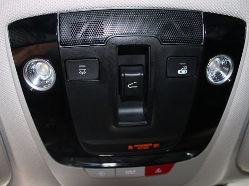 Used 2023 Kia Sorento SX AWD/4WD image 23