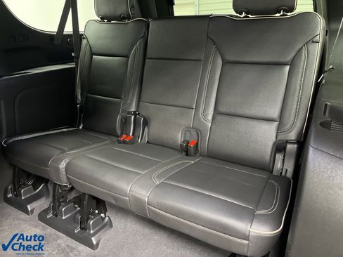 Used 2023 GMC Yukon XL SLT w/ SLT Premium Package image 23