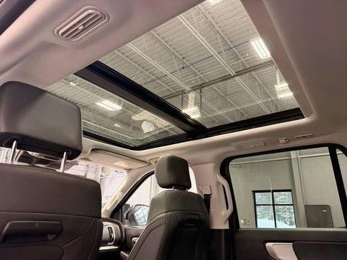 Used 2025 Ford Expedition Active image 24