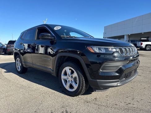Used 2023 Jeep Compass Sport image 9