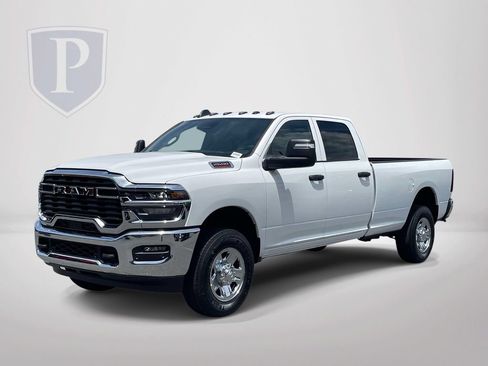 New 2026 RAM 2500 Tradesman w/ Chrome Appearance Group AWD/4WD image 3