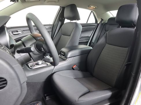 Used 2023 Chrysler 300 Touring w/ Sport Appearance Package image 25