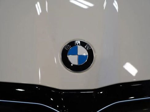 Used 2025 BMW M5 w/ Carbon Package AWD/4WD image 4