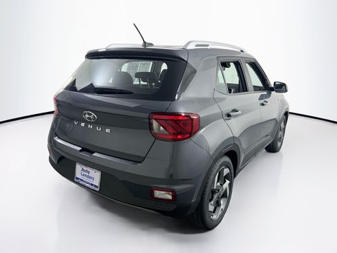 Used 2023 Hyundai Venue SEL w/ Cargo Package FWD image 5