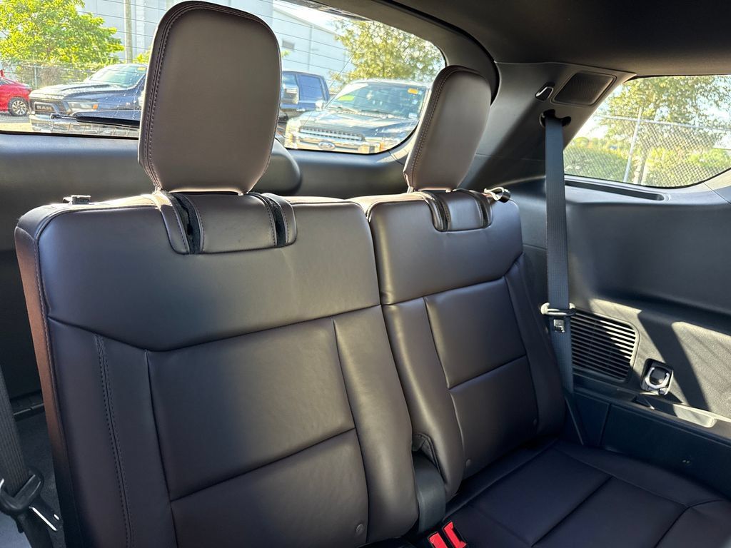Used 2026 Ford Explorer Platinum RWD image 29
