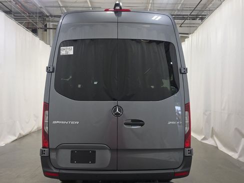Used 2024 Mercedes-Benz Sprinter 2500 image 3