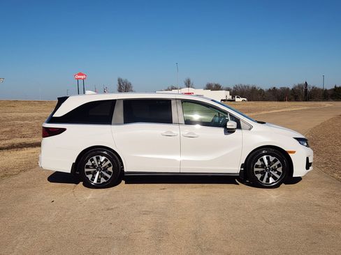 New 2026 Honda Odyssey EX-L image 7