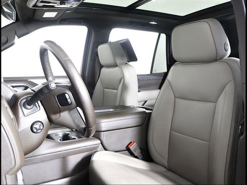 Used 2021 GMC Yukon SLT w/ SLT Premium Package RWD image 7