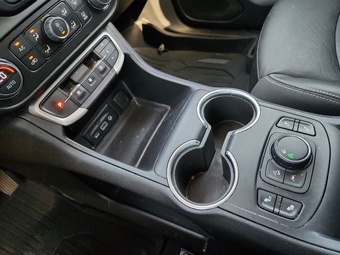 Used 2023 GMC Terrain SLT w/ LPO, Floor Liner Package FWD image 20