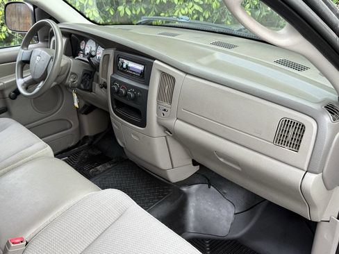 Used 2004 Dodge Ram 2500 Truck ST image 17