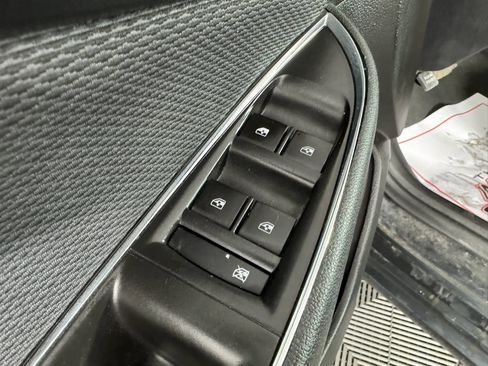 Used 2017 Chevrolet Cruze LT FWD image 34