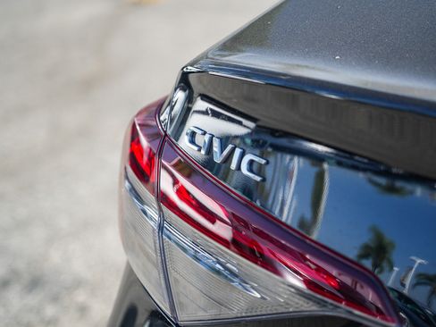 Used 2025 Honda Civic Sport image 13