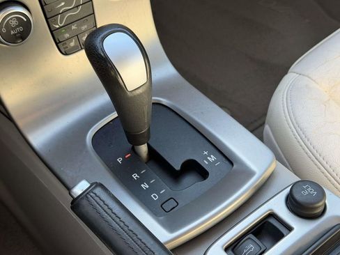 Used 2009 Volvo C70 T5 image 5