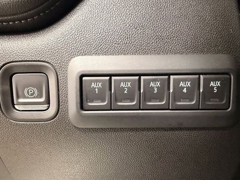 Used 2023 Chevrolet Silverado 3500 High Country image 31