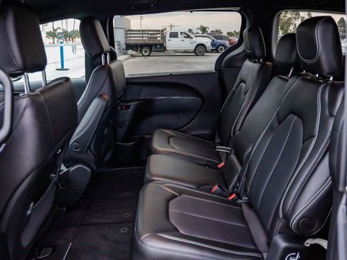 New 2026 Chrysler Pacifica Select image 19