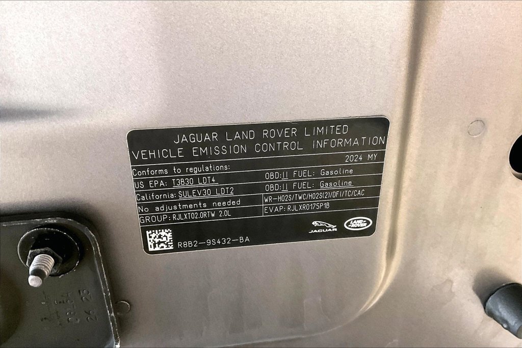 Used 2024 Land Rover Defender 110 S AWD/4WD image 32