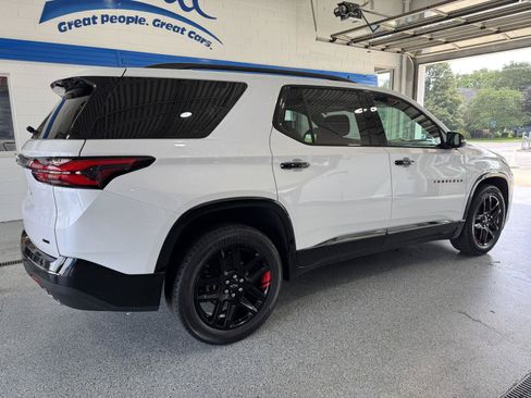 Used 2023 Chevrolet Traverse Premier w/ Redline Edition AWD/4WD image 13