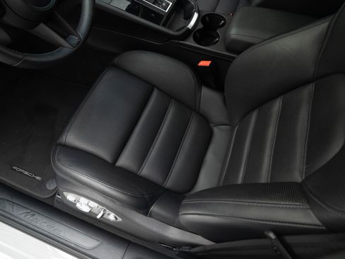 Certified 2026 Porsche Macan AWD/4WD image 16