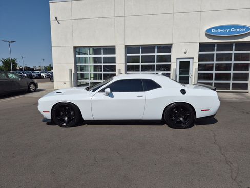 Used 2022 Dodge Challenger R/T Scat Pack w/ Driver Convenience Group RWD image 9