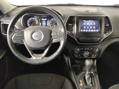 Used 2020 Jeep Cherokee Latitude w/ Cold Weather Group FWD image 22