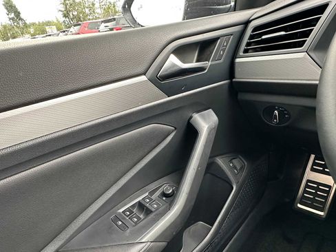 Used 2024 Volkswagen Jetta Sport image 29