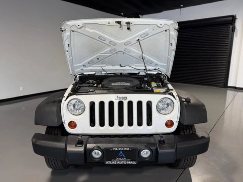 Used 2012 Jeep Wrangler Sport AWD/4WD image 7