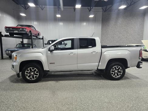 Used 2015 GMC Canyon SLE w/ All-Terrain Package AWD/4WD image 2