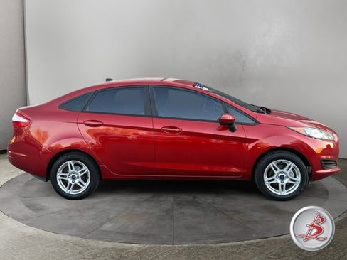 Used 2019 Ford Fiesta SE image 8