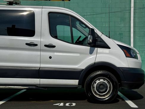 Used 2018 Ford Transit 250 130 Low Roof RWD image 21