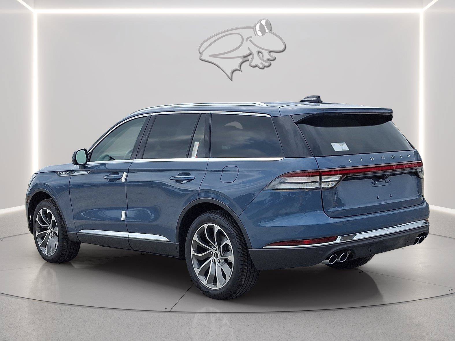 New 2026 Lincoln Aviator Reserve AWD/4WD image 2