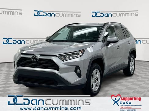 Used 2021 Toyota RAV4 XLE FWD image 1
