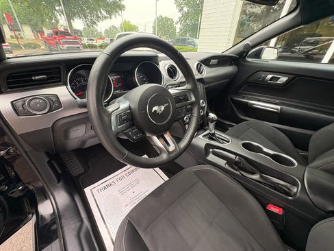 Used 2018 Ford Mustang GT RWD image 21