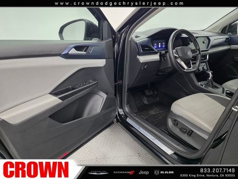 Used 2022 Volkswagen Taos SE FWD image 22