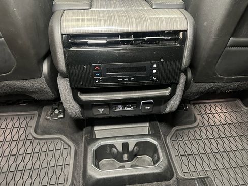 Used 2024 Jeep Wagoneer L Series III w/ Premium Group I image 26