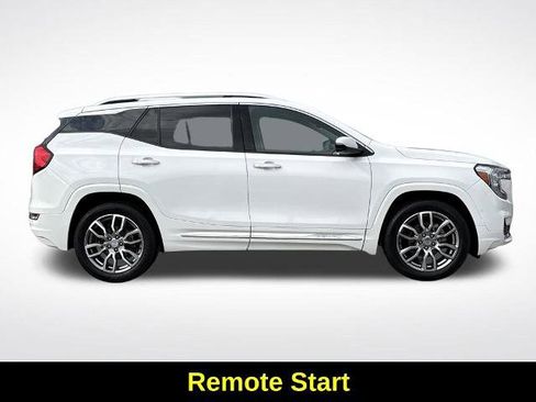 Used 2023 GMC Terrain Denali w/ Denali Premium Package AWD/4WD image 9