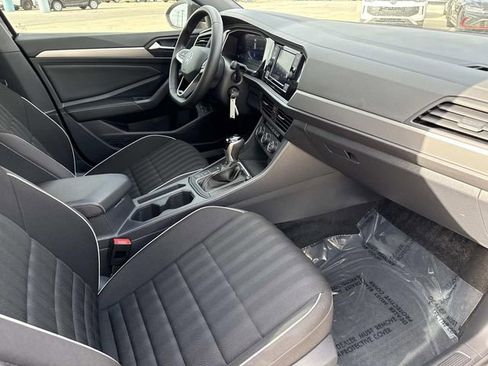 Used 2024 Volkswagen Jetta Sport image 14
