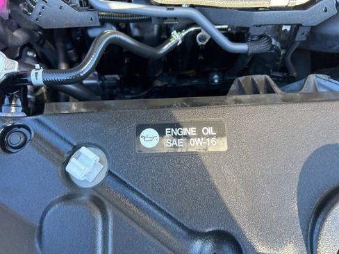 Used 2025 Toyota Sienna LE image 14