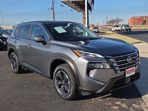 Used 2024 Nissan Rogue SV image 5