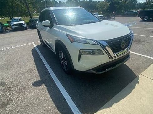 Used 2022 Nissan Rogue SL w/ SL Premium Package FWD image 5