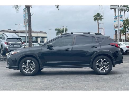 Used 2024 Subaru Crosstrek 2.0i Premium image 2