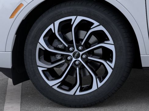 New 2026 Lincoln Nautilus Reserve AWD/4WD image 19