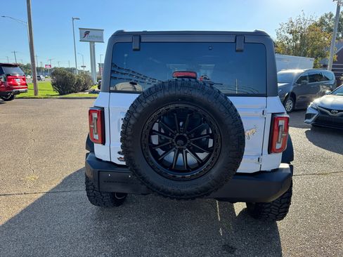 Used 2024 Ford Bronco Outer Banks w/ Sasquatch Package image 4
